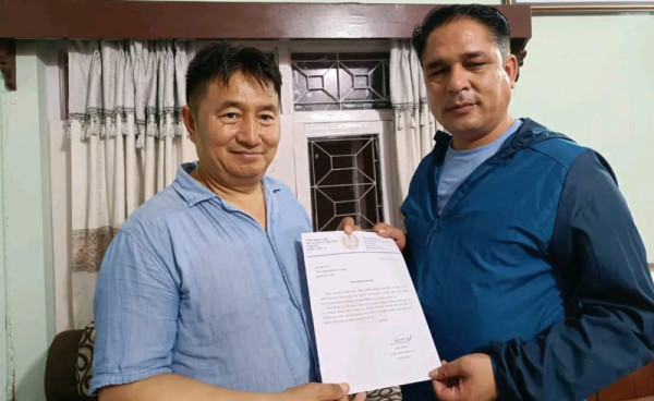 काफ्लेद्वारा प्रमुख सचेतक पदबाट राजीनामा