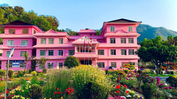 वालिङमा गुनासा सुन्न कल सेन्टर